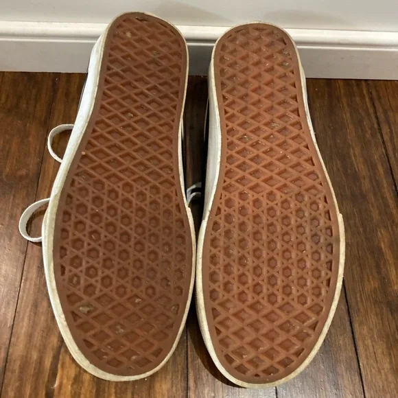 Vans Classic Black & White Old Skool Sneakers, women’s 8.5 - Picture 6 of 9